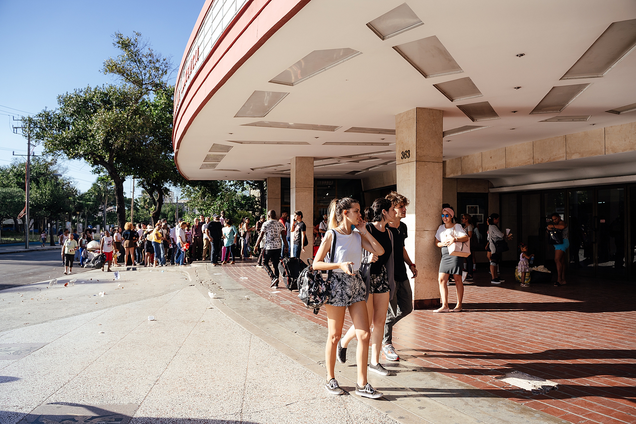  Lines form outside the famous Yara theater in Havana 
